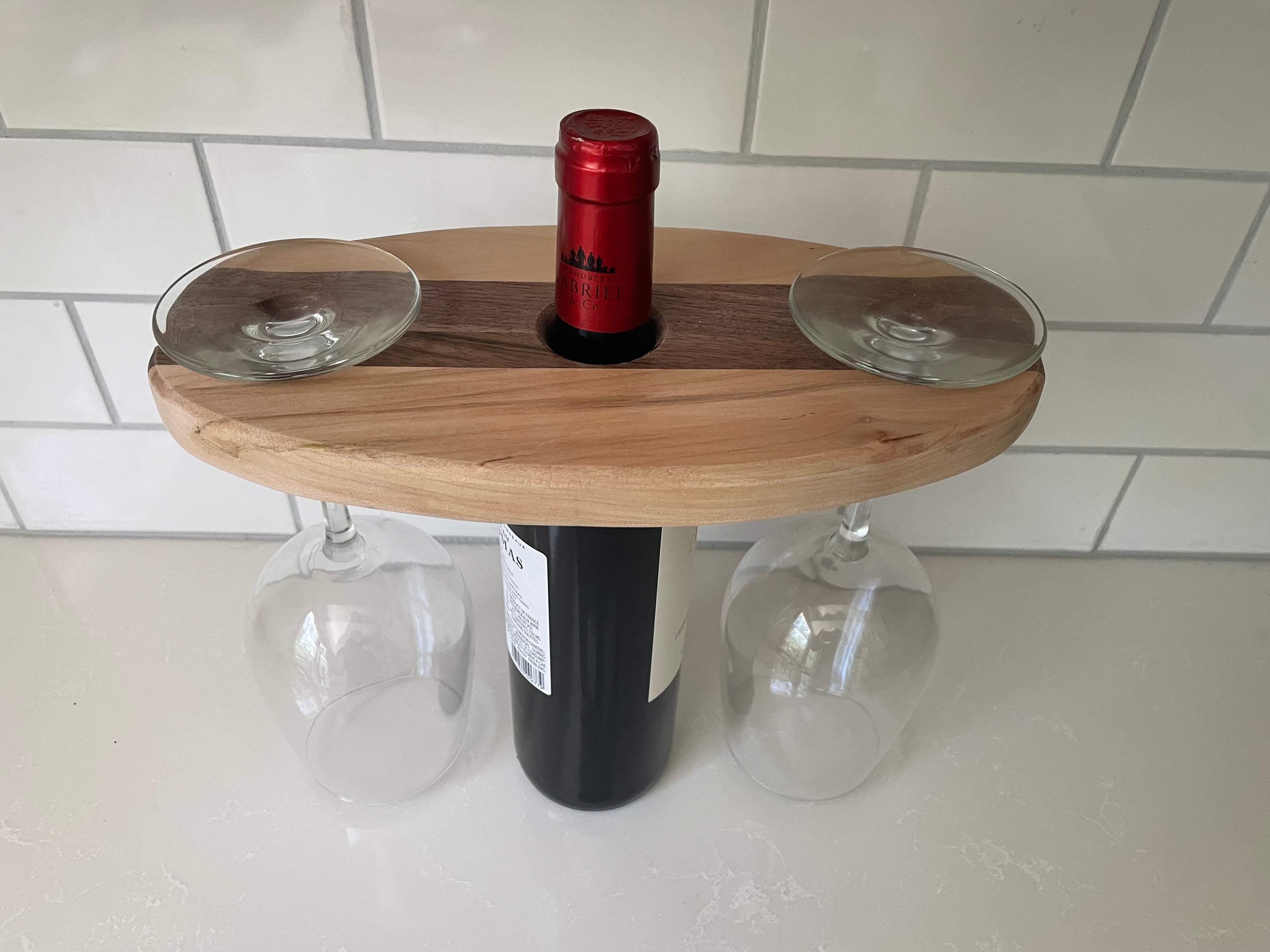 Wine caddy with online glasses